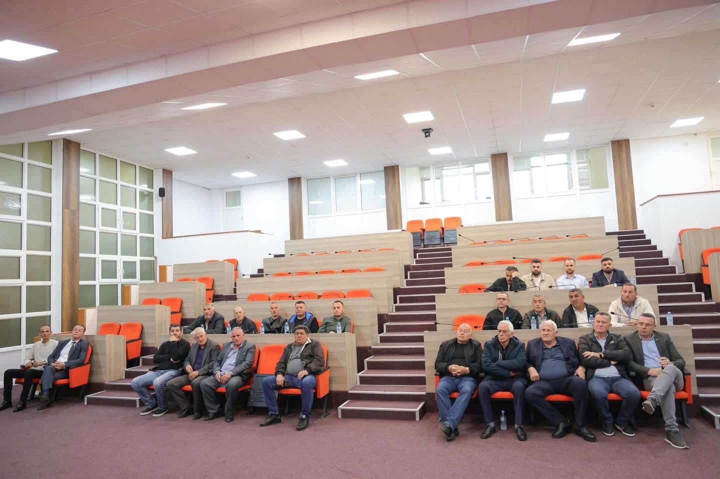 U mbajt takimi me banort e regjionit të Vokshit