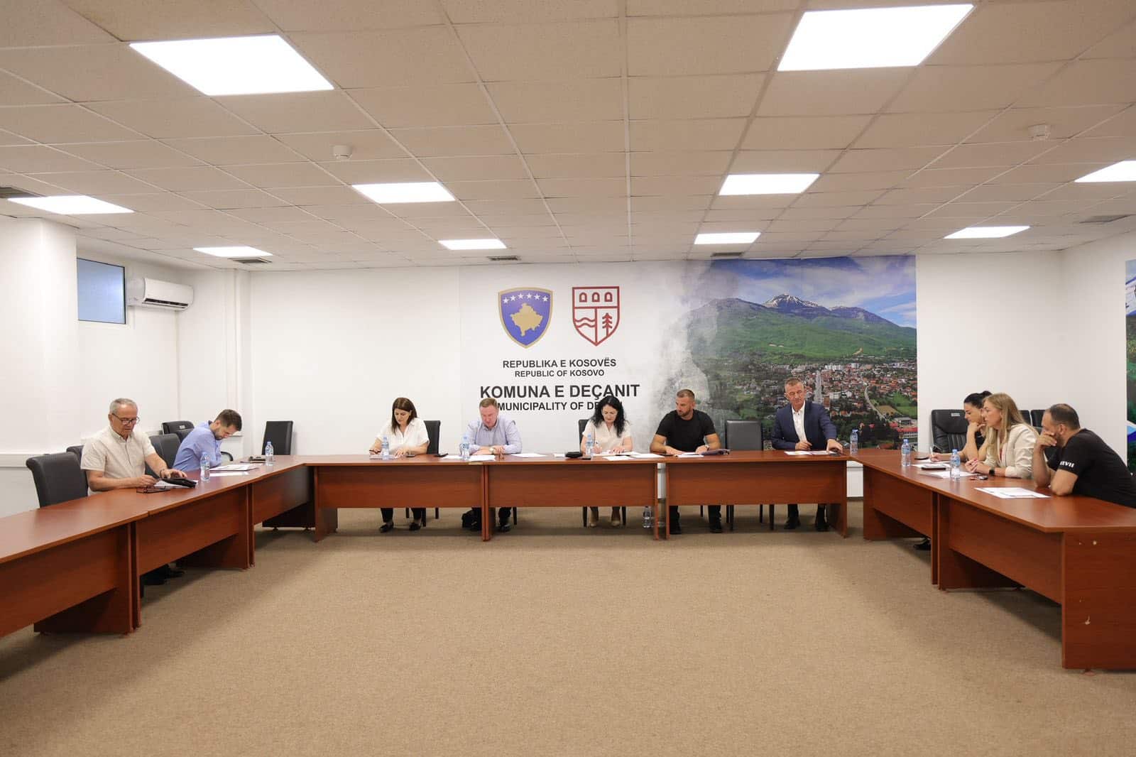 U mbajt mbledhja e jashtëzakonshme e Komitetit për Politikë dhe Financa