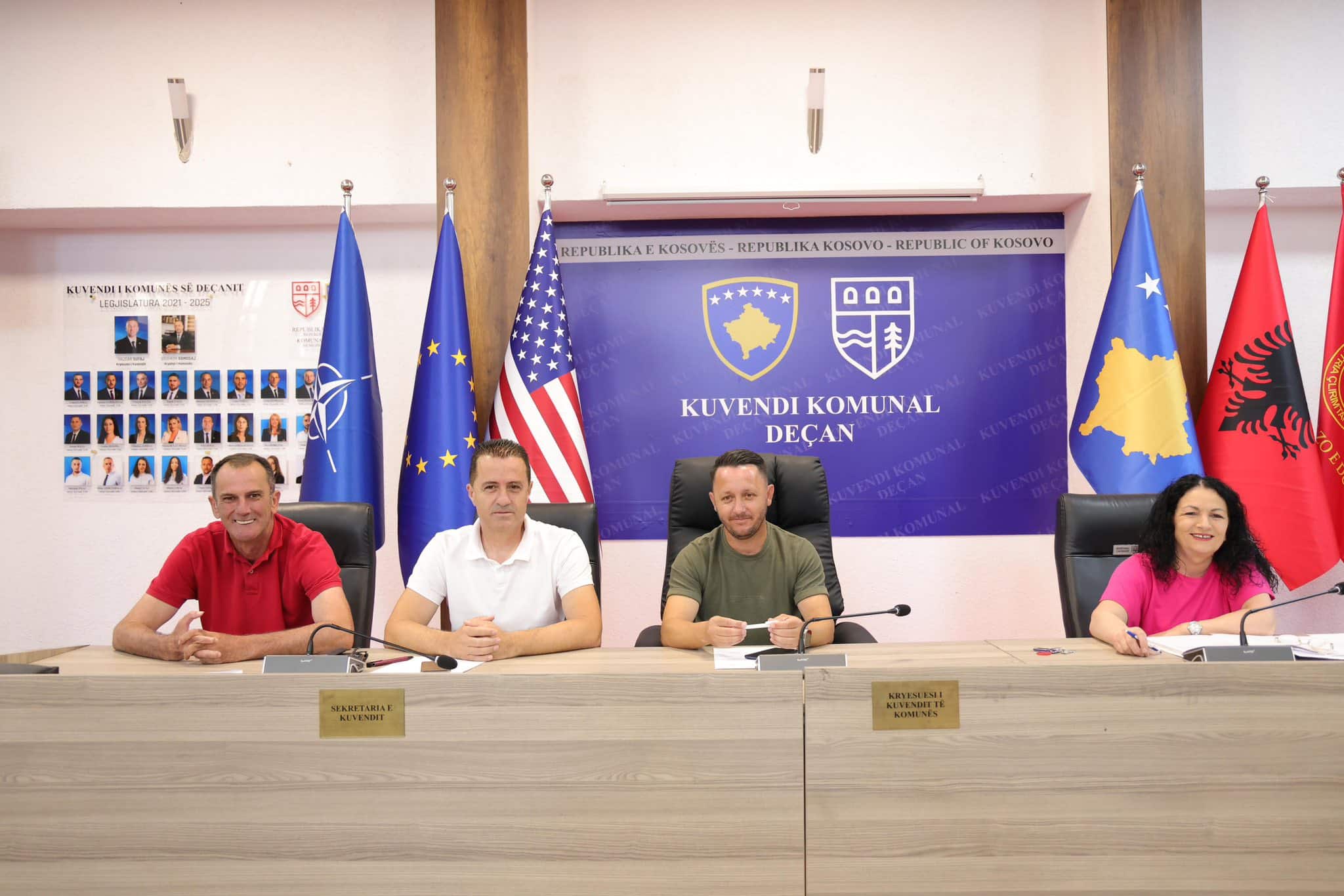 Mbahet mbledhja e Komitetit për Komunitete në Deçan