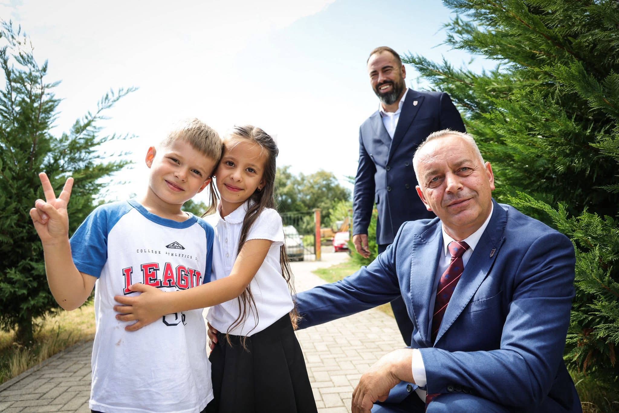 Kryetari Ramosaj së bashku me drejtorin e Arsimit z. Besnik Hulaj vizituan shkollat e komunës me rastin e fillimit të vitit të ri shkollor