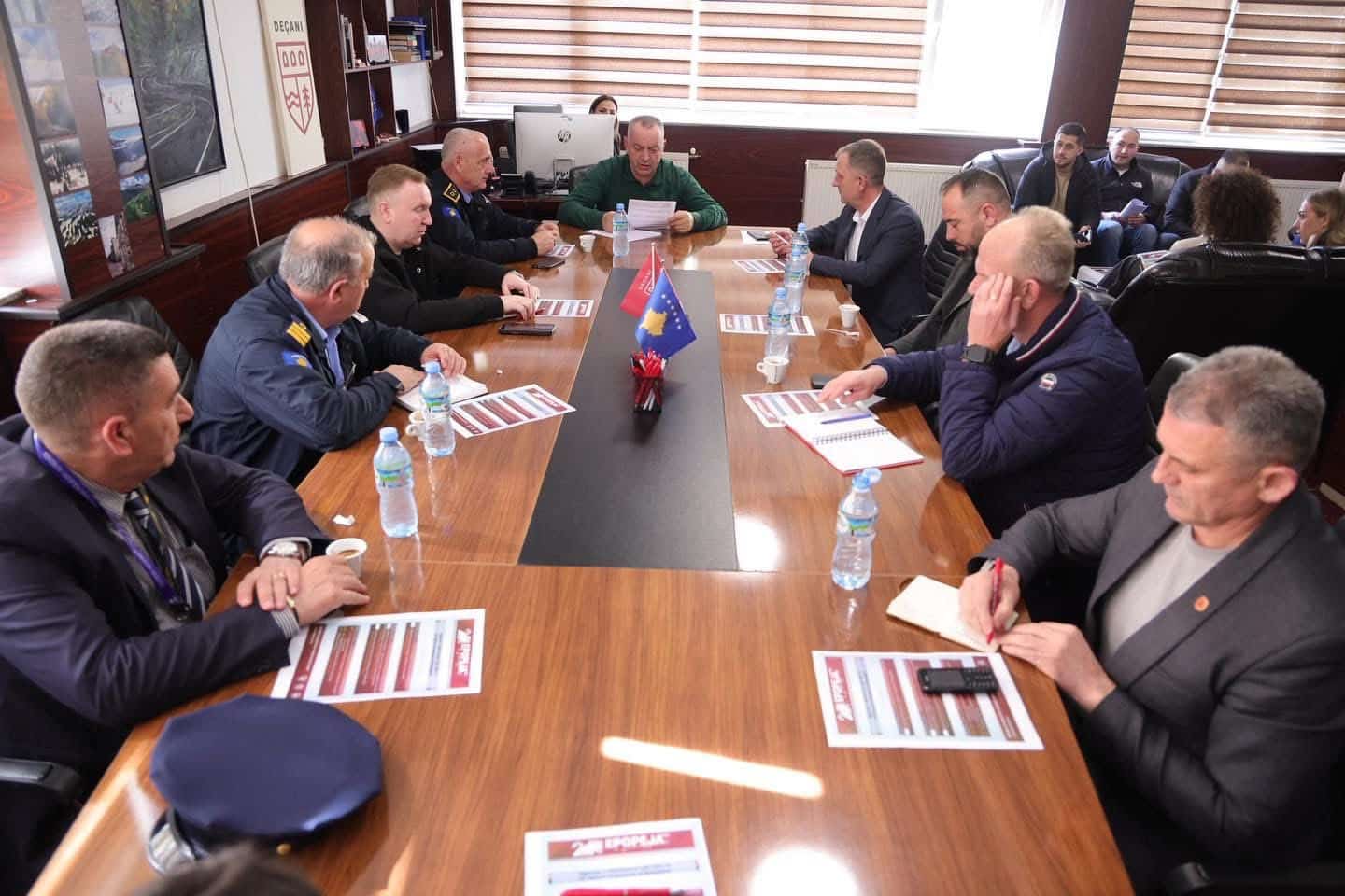 U mbajt takimi me Këshillin Organizativ së bashku me përfaqësues të Shoqatave të Dala nga Lufta e Ushtrisë Çlirimtare të Kosovës për të përcaktuar agjendën e aktiviteteve në nderim dhe përkujtim të datave të rëndësishme të historisë sonë Kombëtare